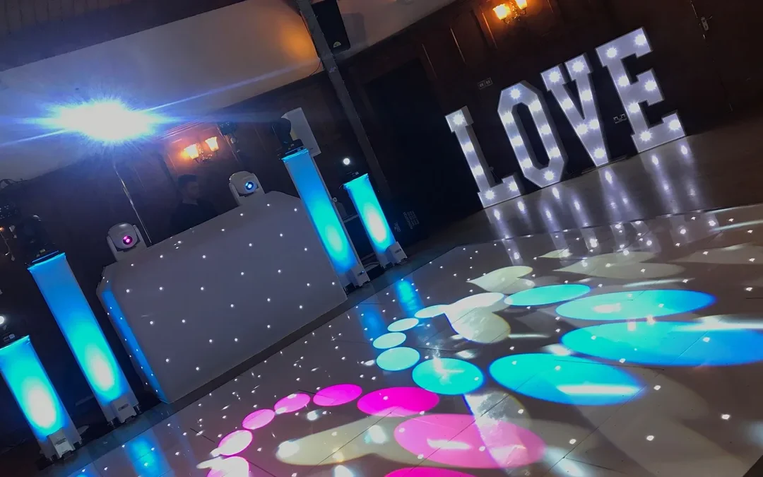 DJ setup, lighting and starlit dancefloor at The Ravenswood