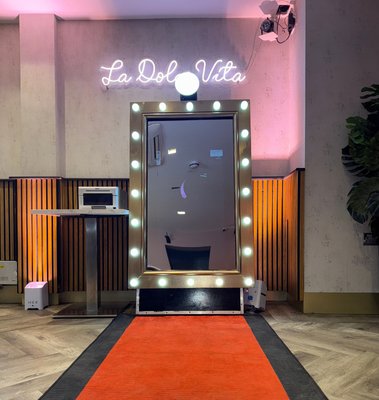 Oval photobooth hire London